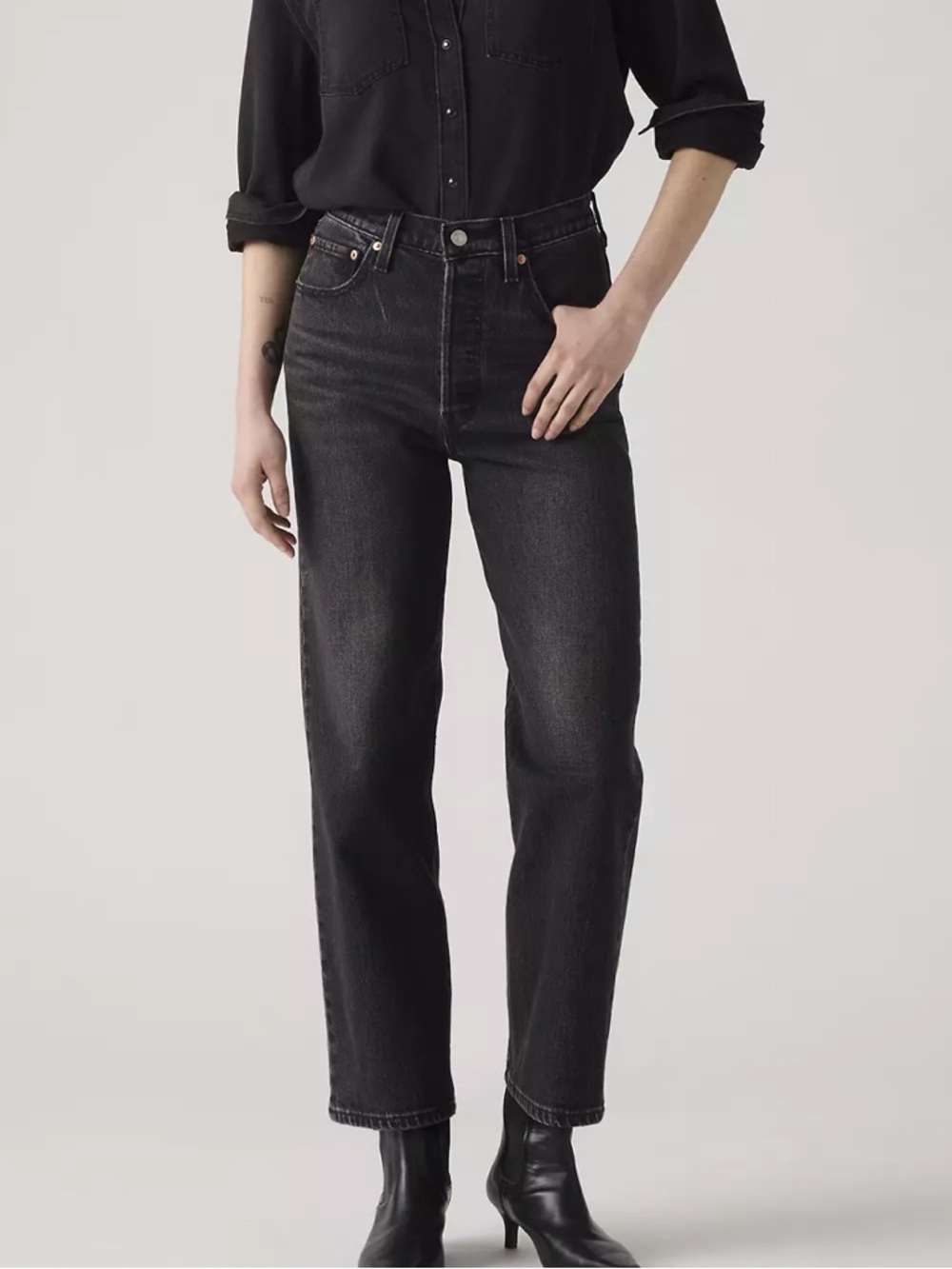 Levi’s Ribcage Straight Ankle Black Loom high rise Jeans Sz 26